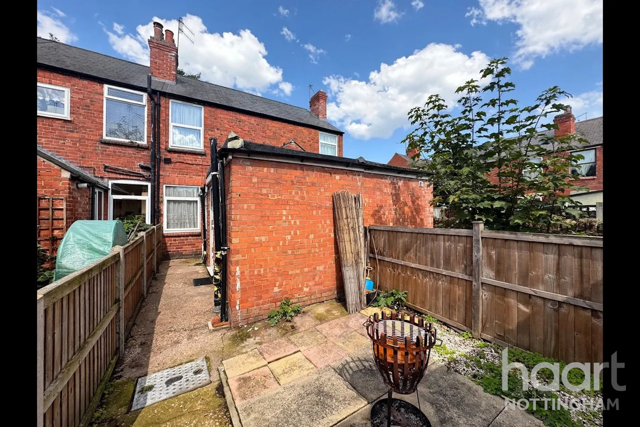 Francis Grove, Nottingham, NG6, photo 11