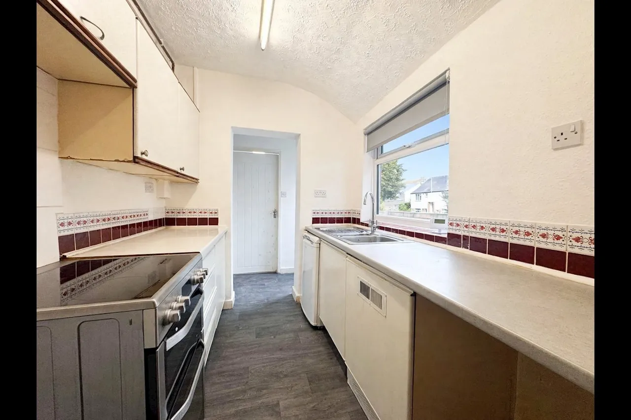 Francis Grove, Nottingham, NG6, photo 6