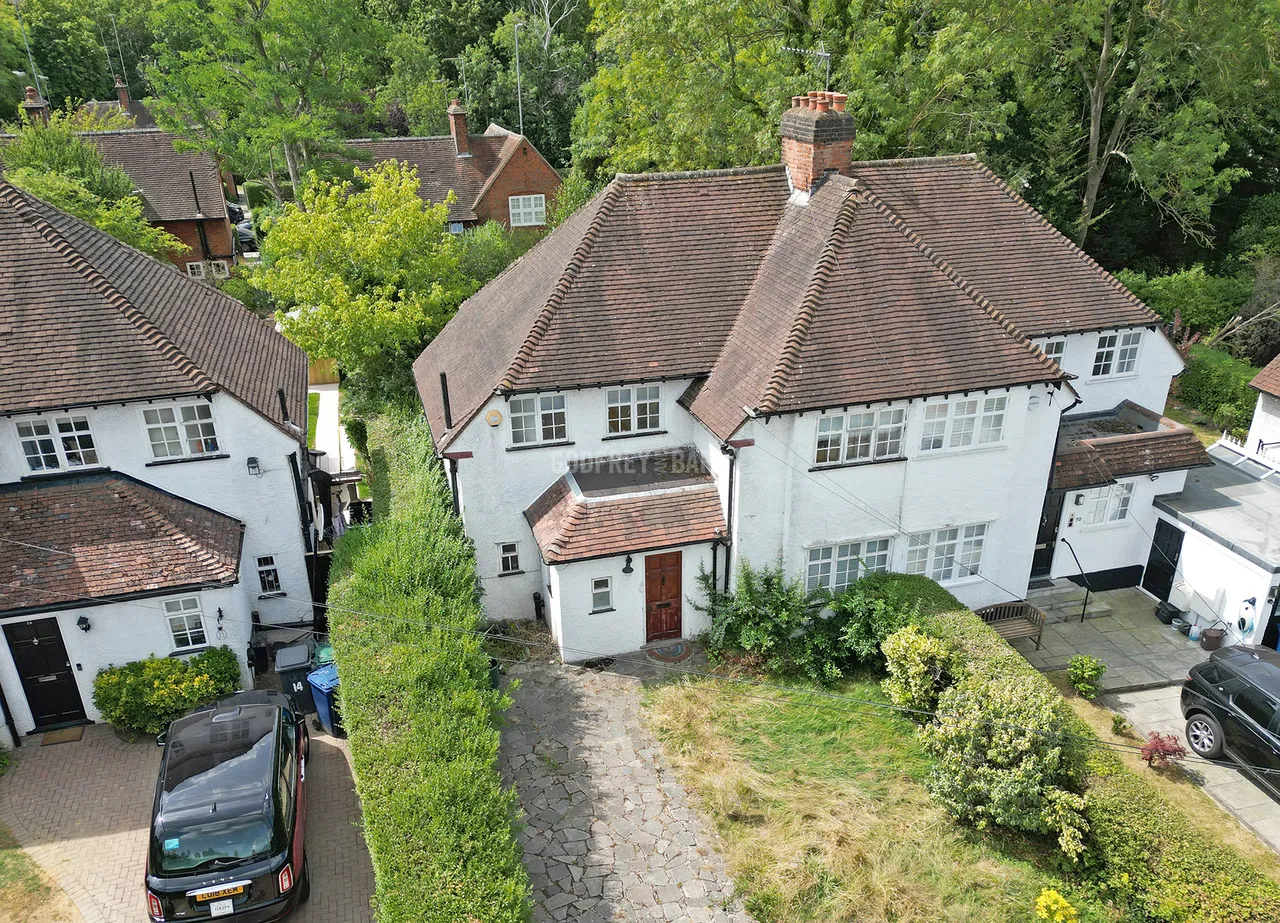 3 bed house for sale, Brookland Close, Hampstead Garden Suburb, NW11