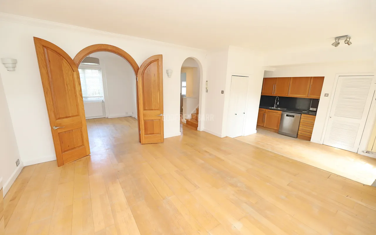 Brookland Close, Hampstead Garden Suburb, NW11, photo 2