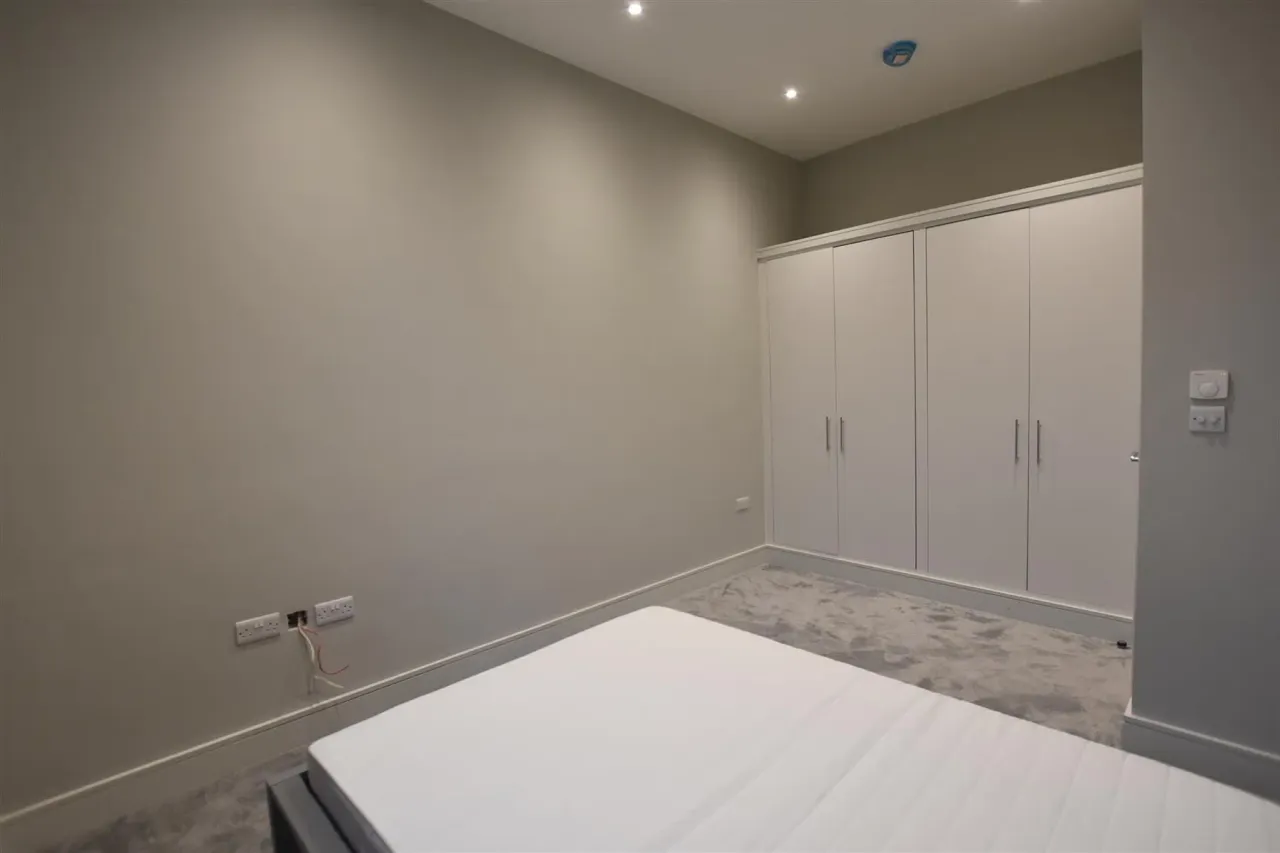 Brett Villas, Park Royal Road, London, photo 5