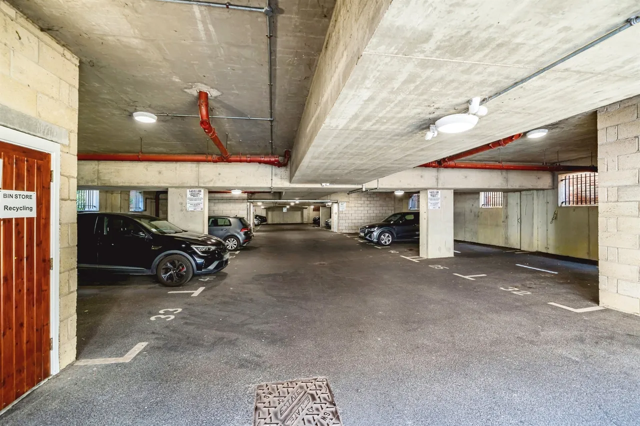 Viridian Square, Aylesbury, HP21, photo 10