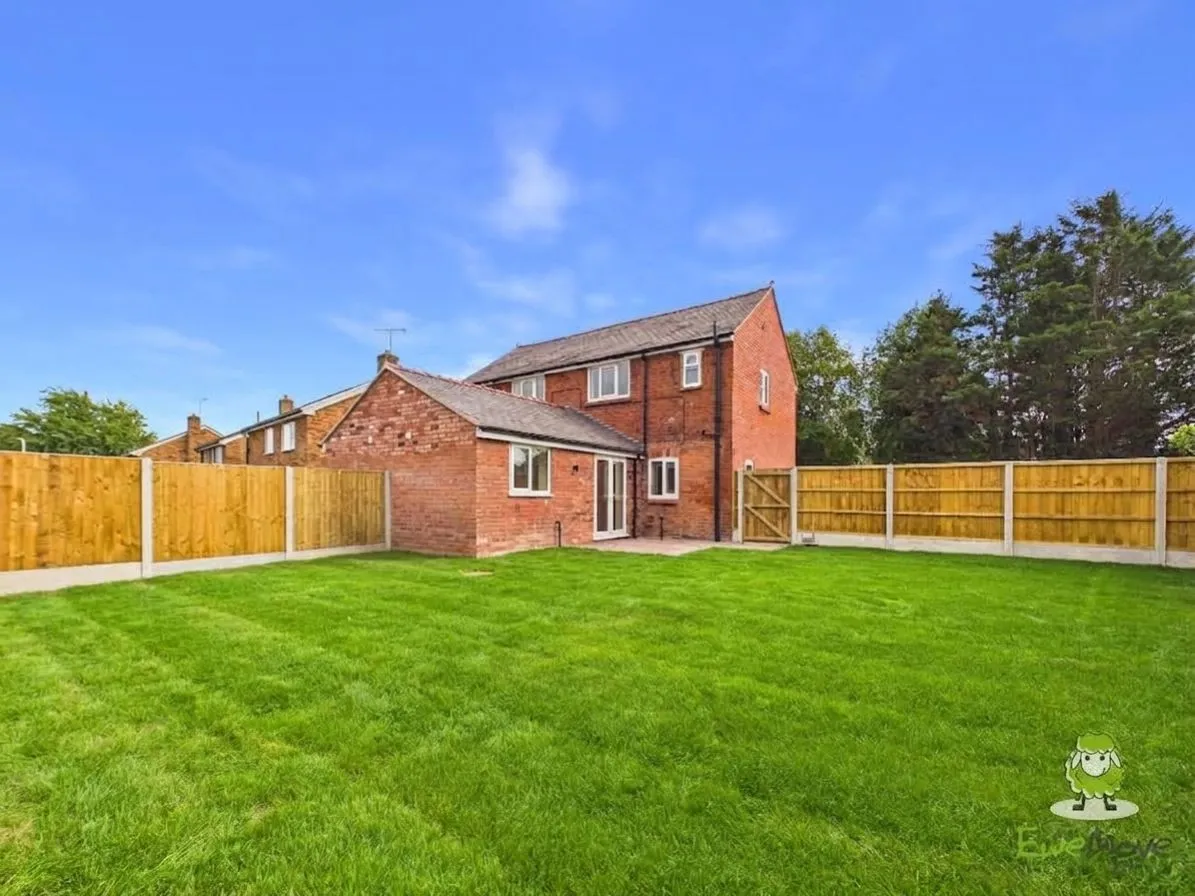 Sunny View Holt Road, Cross Lanes, LL13, photo 2