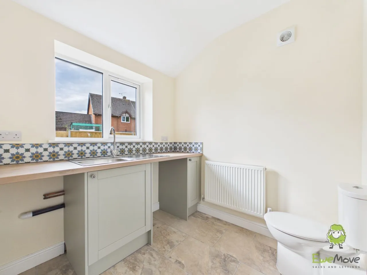 Sunny View Holt Road, Cross Lanes, LL13, photo 7