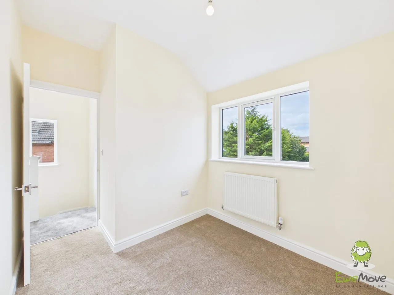 Sunny View Holt Road, Cross Lanes, LL13, photo 12
