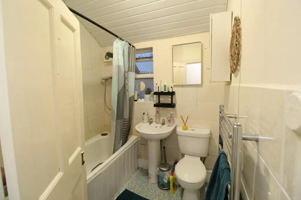 Harrington Drive, Lenton, NG7, photo 9