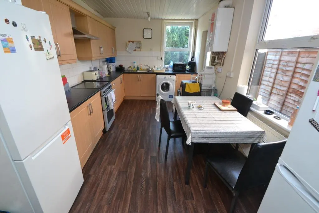 3 bed house to rent, Harrington Drive, Lenton, NG7