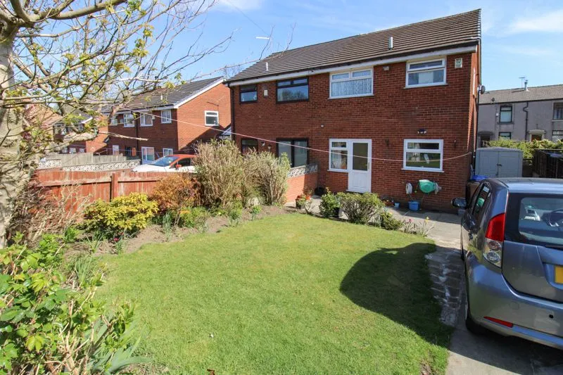 Oldham Road, Rochdale OL11 2AW, photo 14