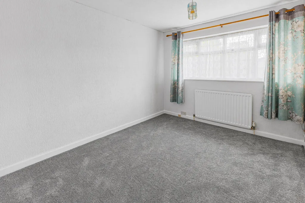 Oldham Road, Rochdale OL11 2AW, photo 9