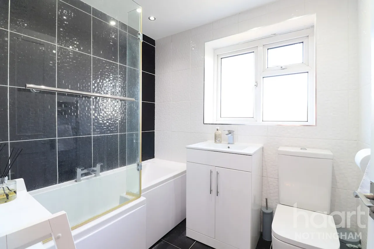 Fraser Square, Carlton, NG4, photo 14