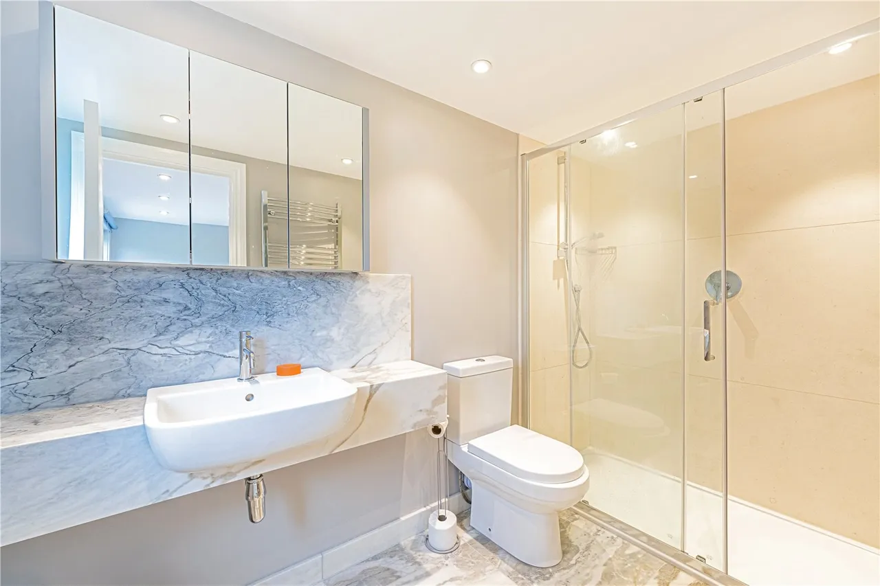 Gloucester Road, Hampton, TW12 2UJ, photo 10