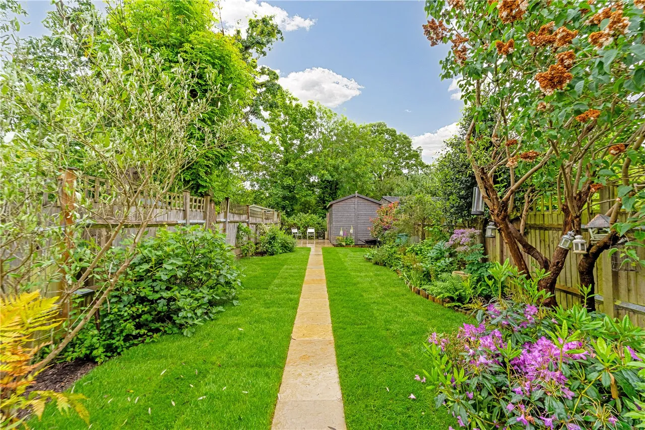 Gloucester Road, Hampton, TW12 2UJ, photo 12