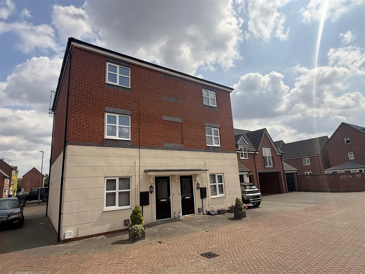 2 bed flat for sale, Jeque Place, Burton-On-Trent, DE13