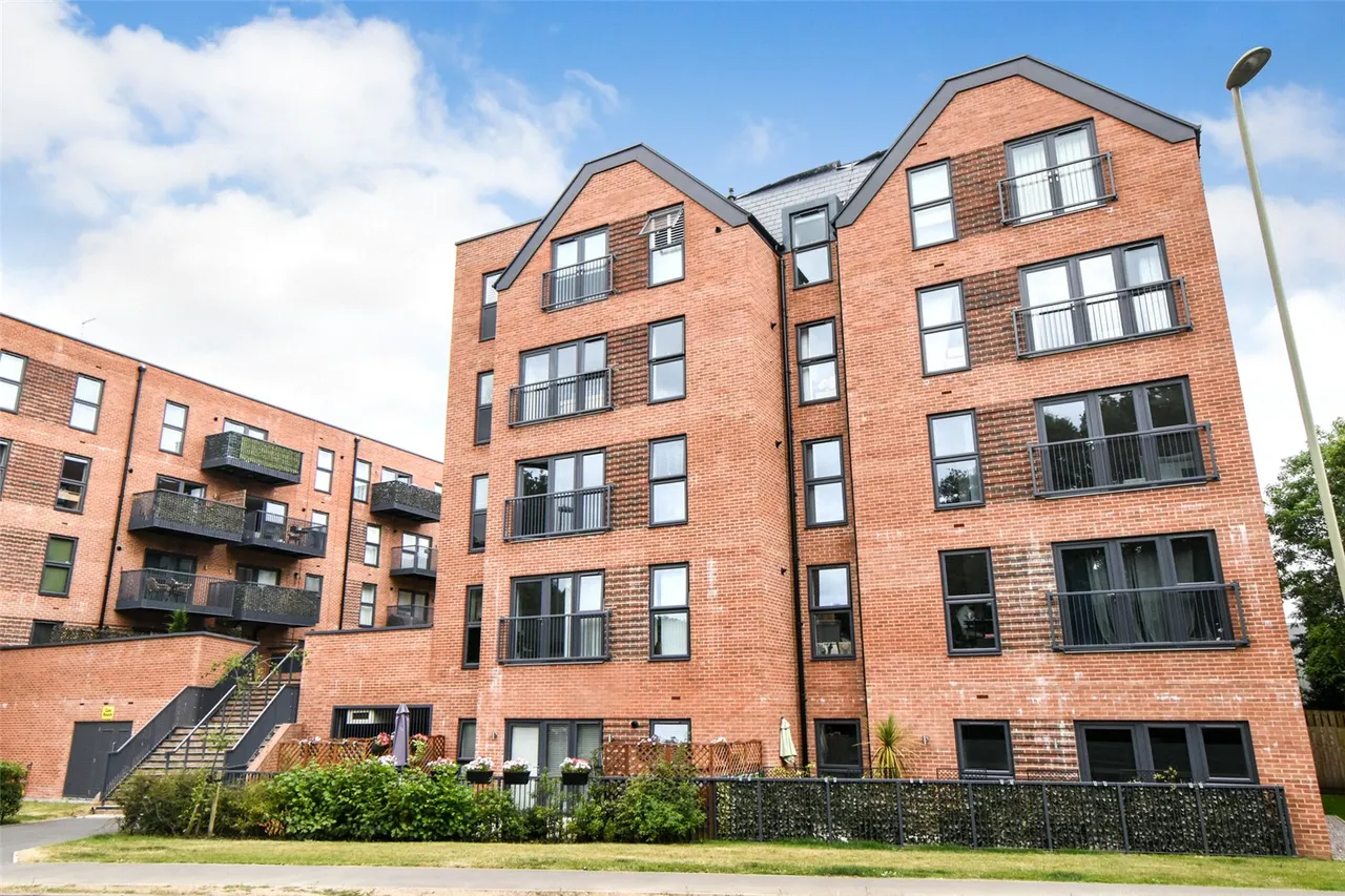Station Road, Hook, RG27, photo 11