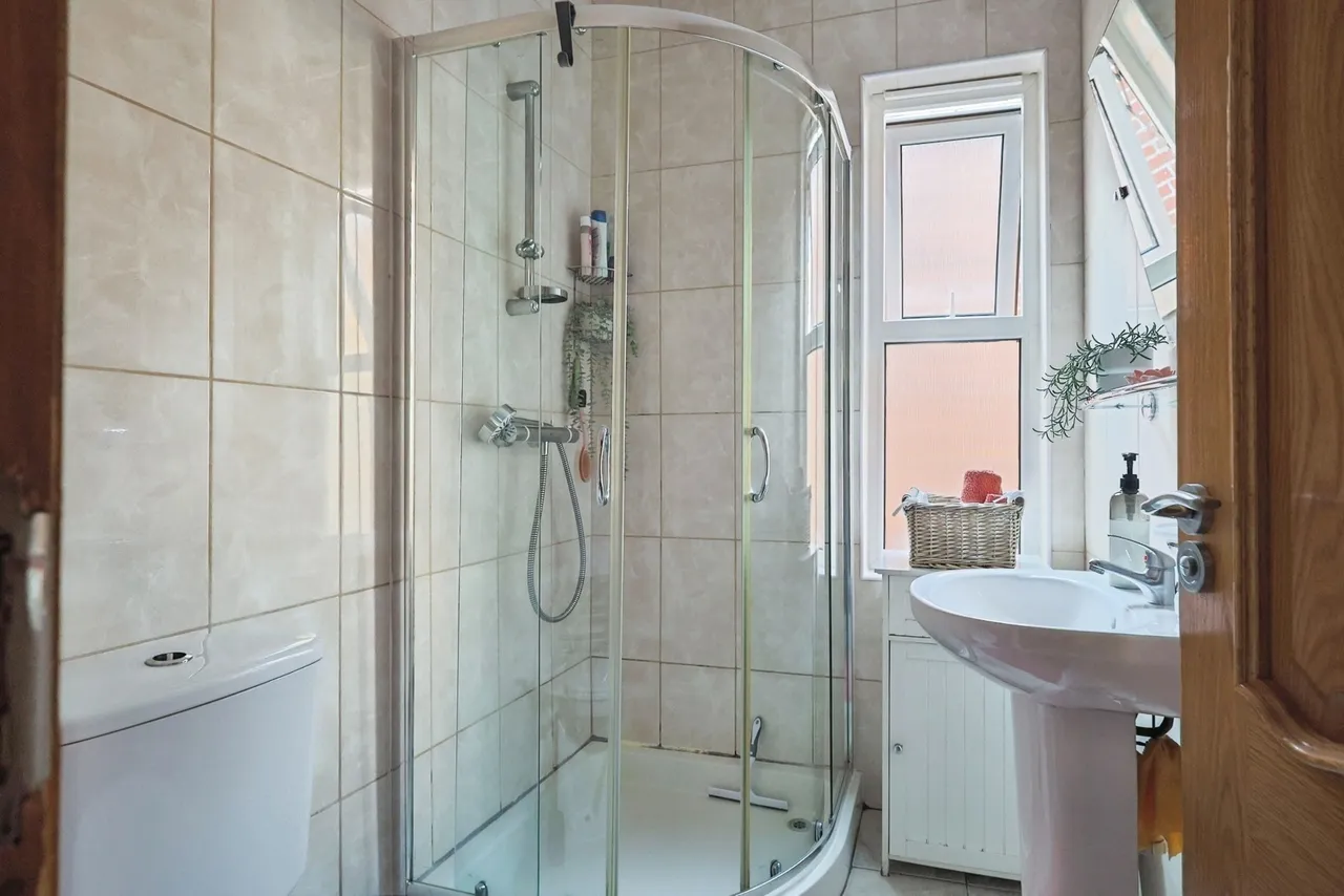 Mossley Road, Ashton-under-Lyne, Greater Manchester, OL6, photo 15