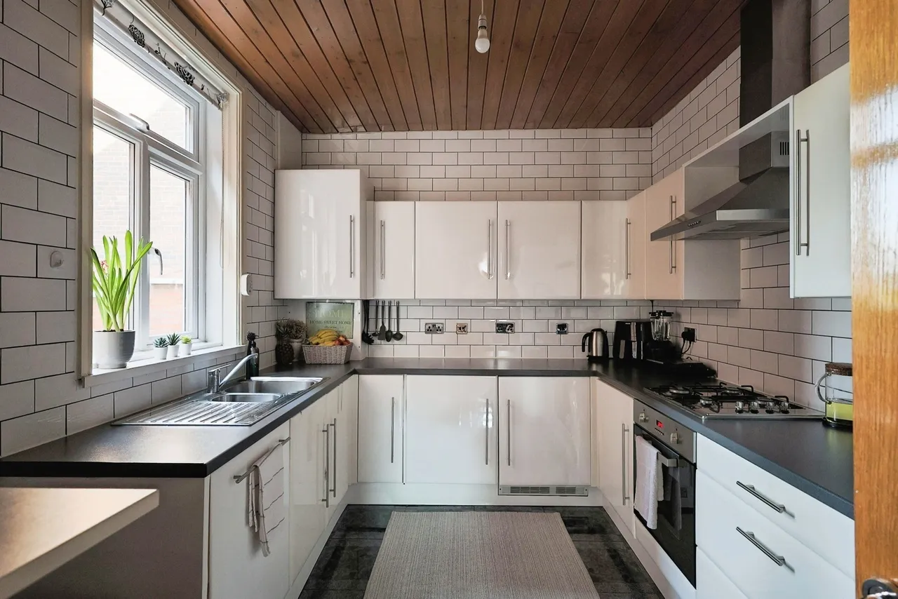 Mossley Road, Ashton-under-Lyne, Greater Manchester, OL6, photo 7