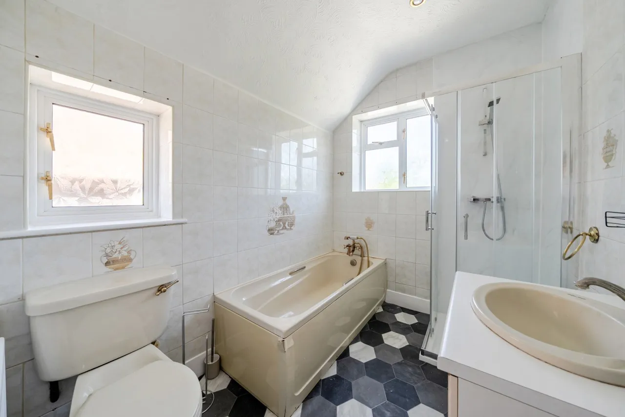 Wricklemarsh Road, SE3, photo 10
