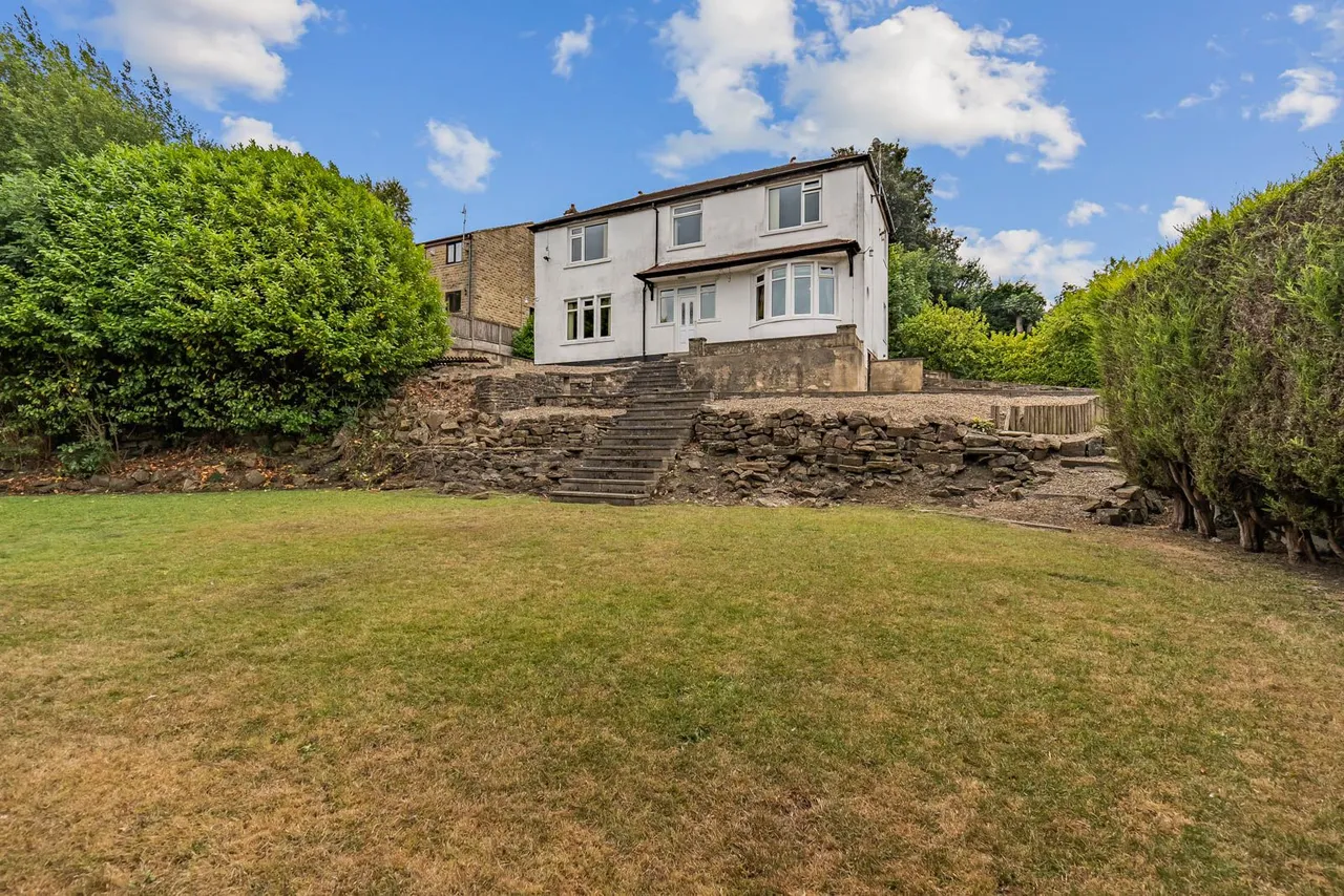 4 bed house for sale — Brownroyd Hill Road, Wibsey