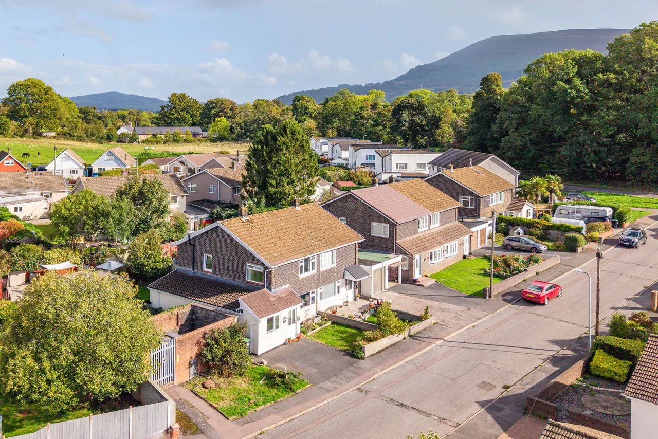 4 bed house for sale, Kennelwood, Gilwern