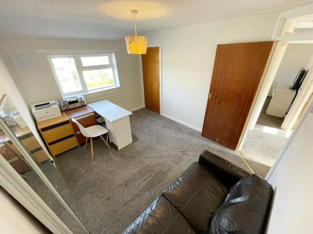 Beaumont Leys Lane, Leicester, LE4, photo 9