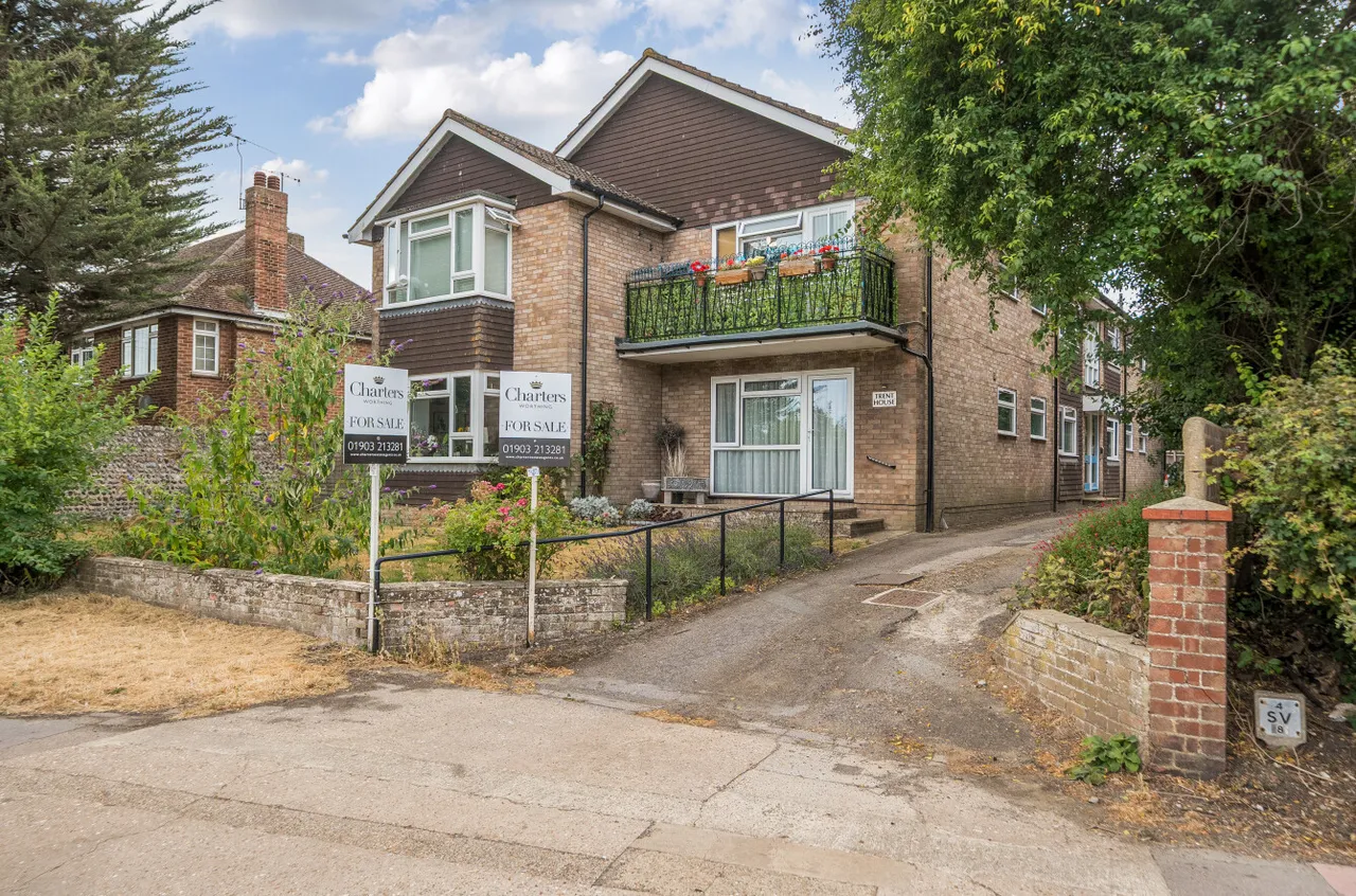 2 bed flat for sale, Rectory Road, Worthing, BN14