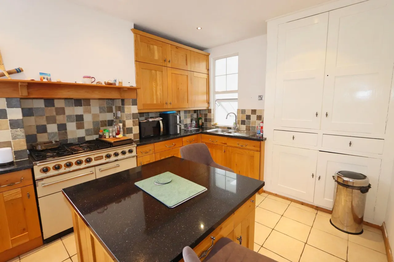Huntingdon Road, Thrapston, NN14, photo 3