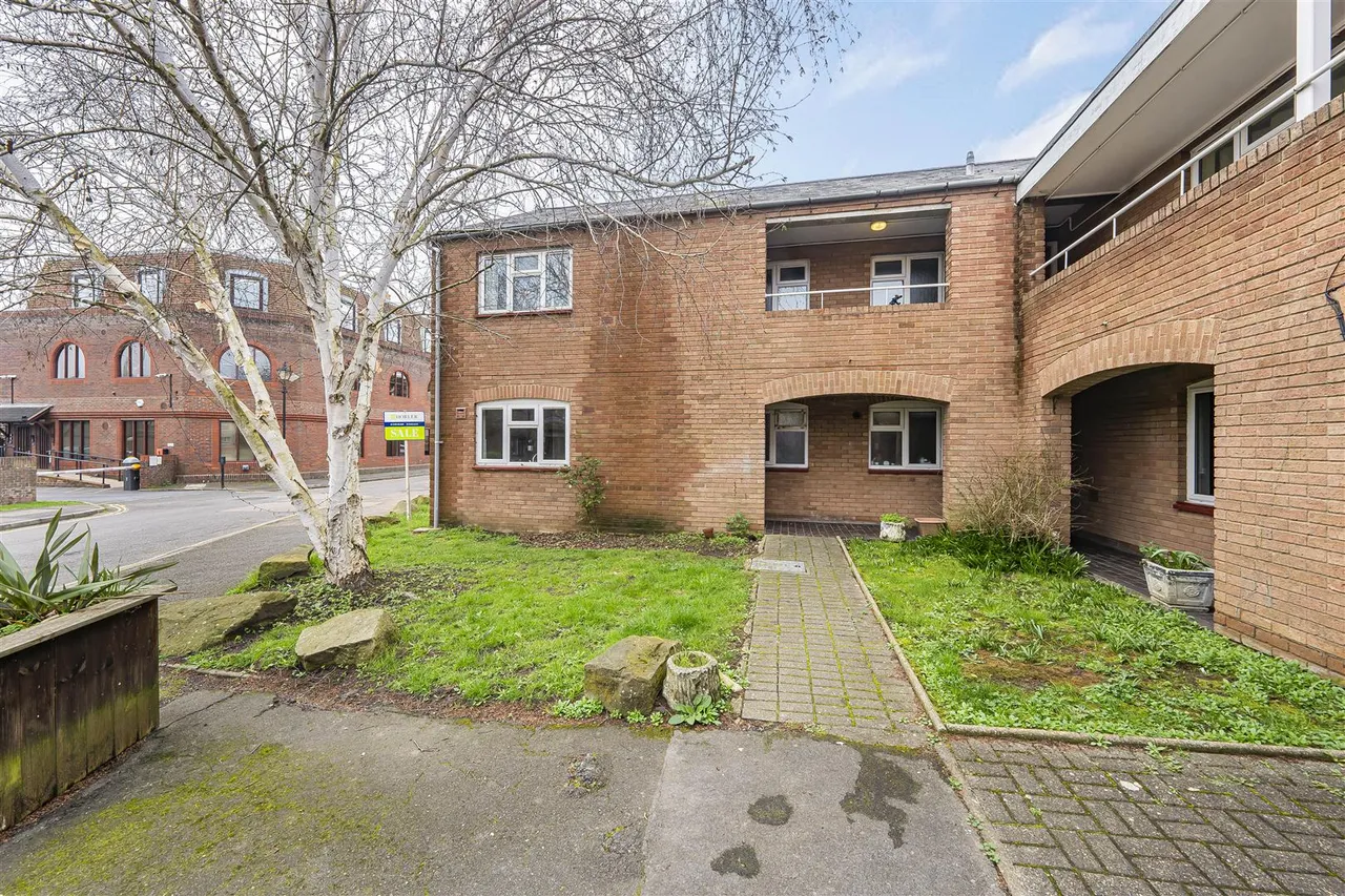 Tangier Lane, Eton, Windsor, SL4 6AH, photo 4