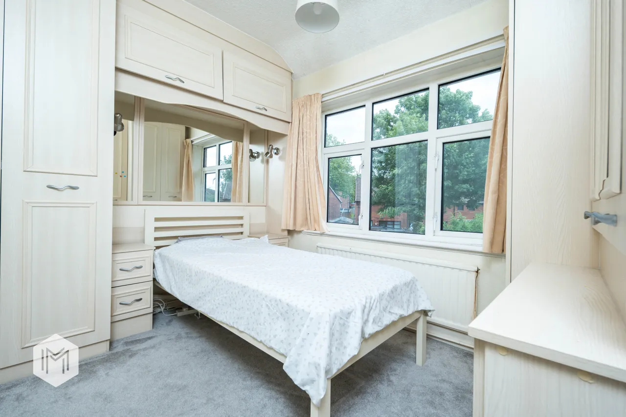 Long Lane, Bolton, BL2 6EU, photo 11