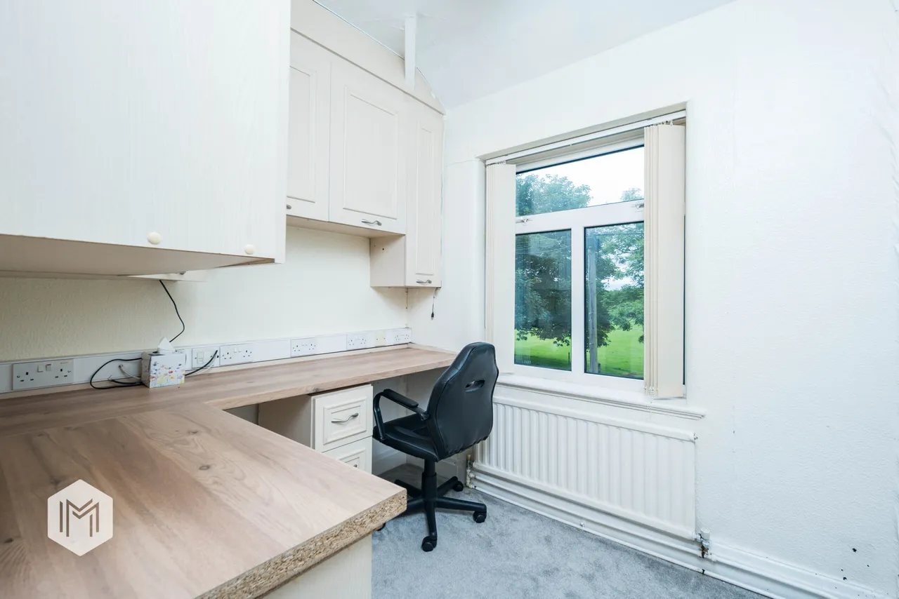 Long Lane, Bolton, BL2 6EU, photo 12