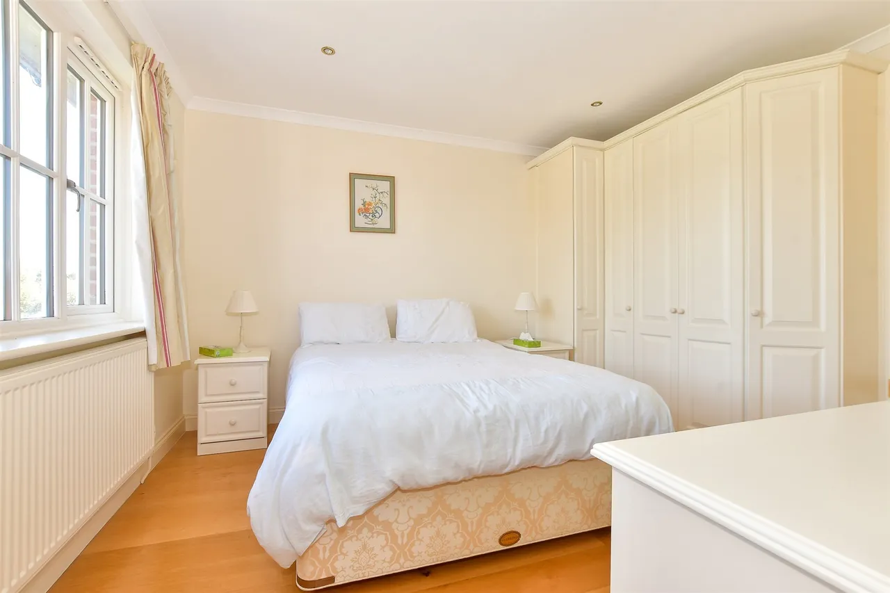 Main Road, Yarmouth, PO41, photo 6