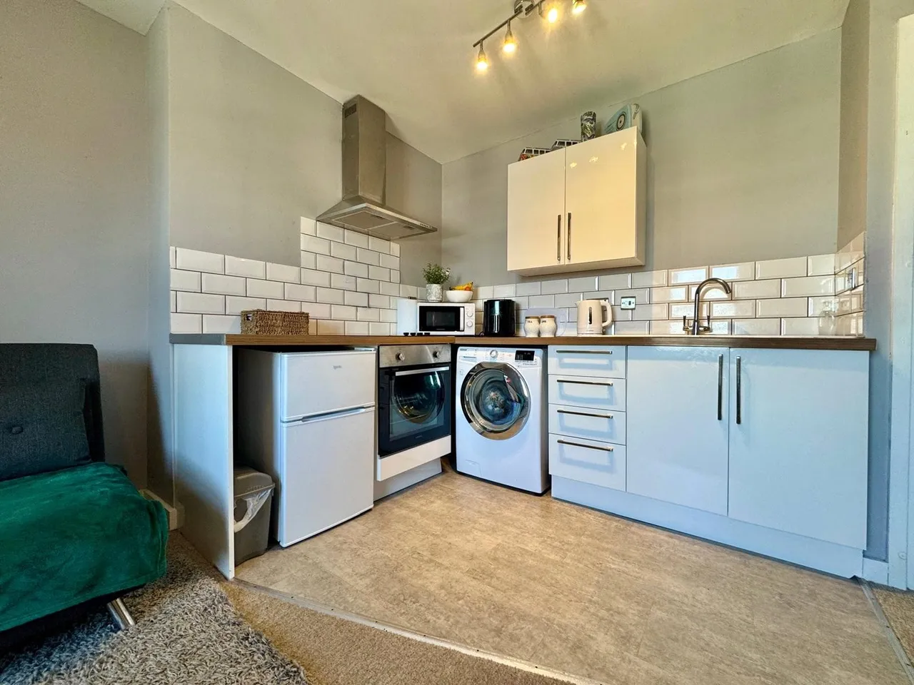Temple Street, Llandrindod Wells, Powys, LD1 5HF, photo 2