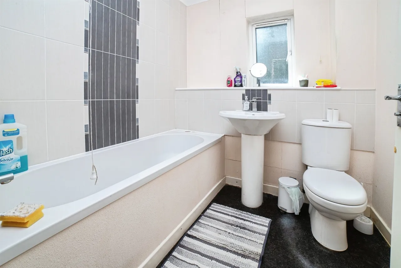 Meden Crescent, Sutton-In-Ashfield, NG17, photo 10