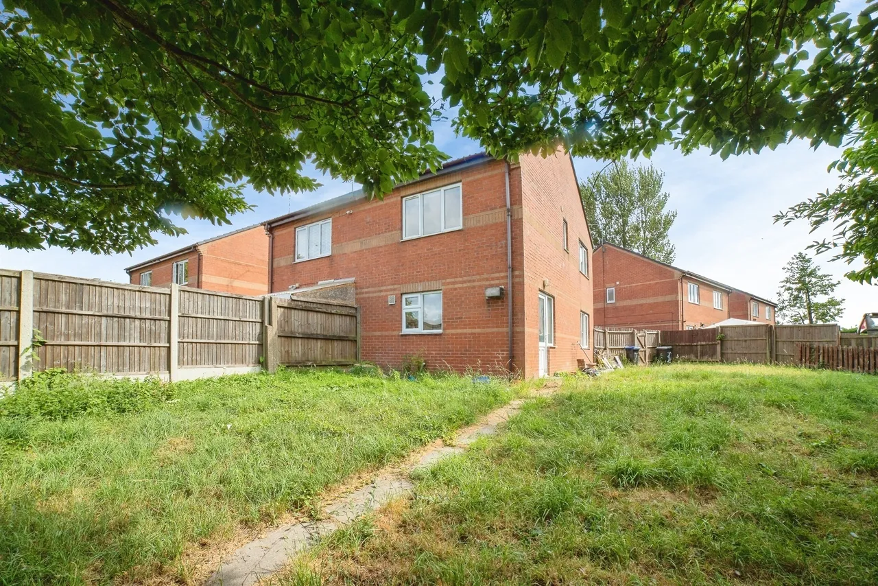 Meden Crescent, Sutton-In-Ashfield, NG17, photo 12