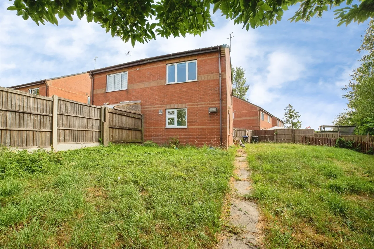 Meden Crescent, Sutton-In-Ashfield, NG17, photo 13