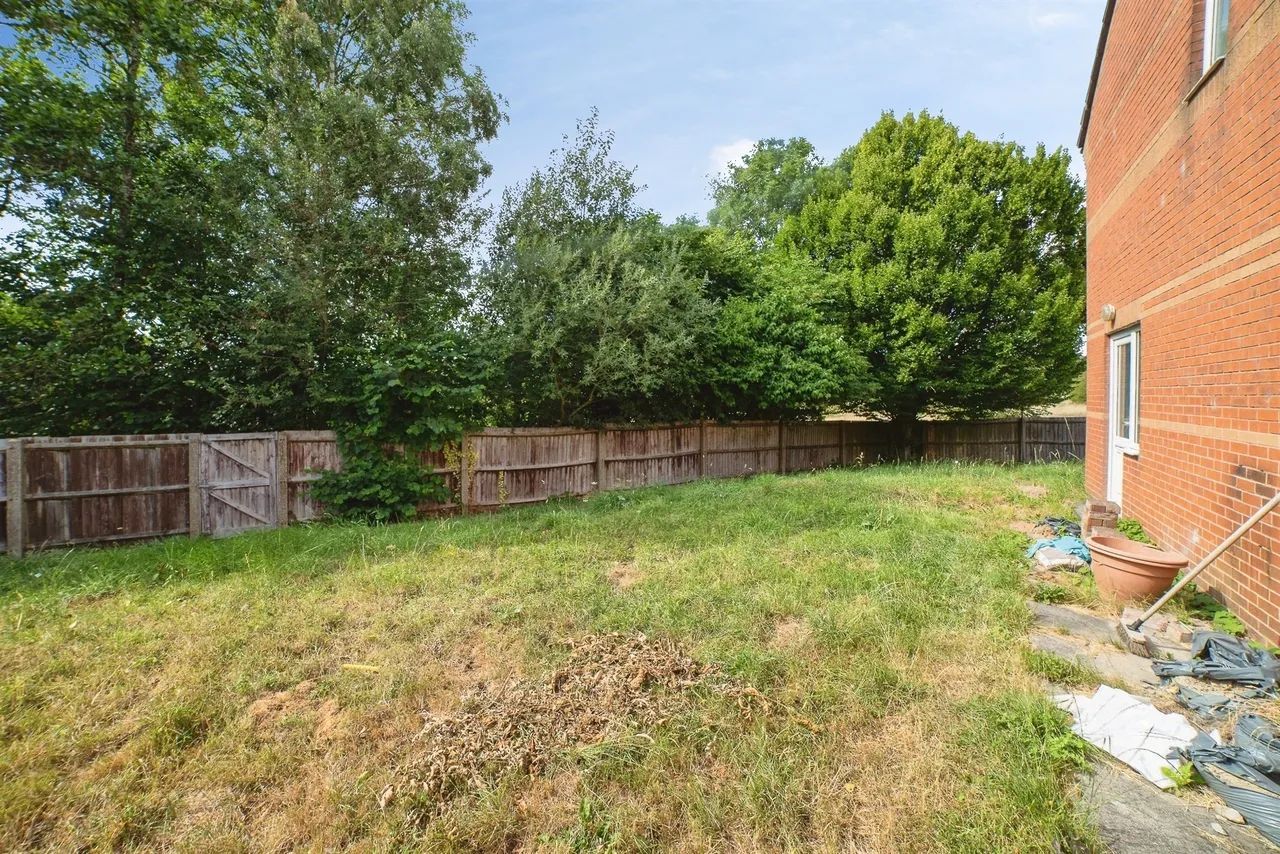 Meden Crescent, Sutton-In-Ashfield, NG17, photo 15