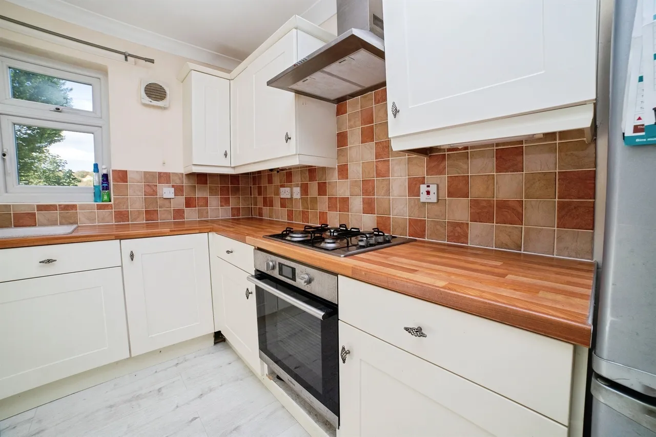 Meden Crescent, Sutton-In-Ashfield, NG17, photo 5