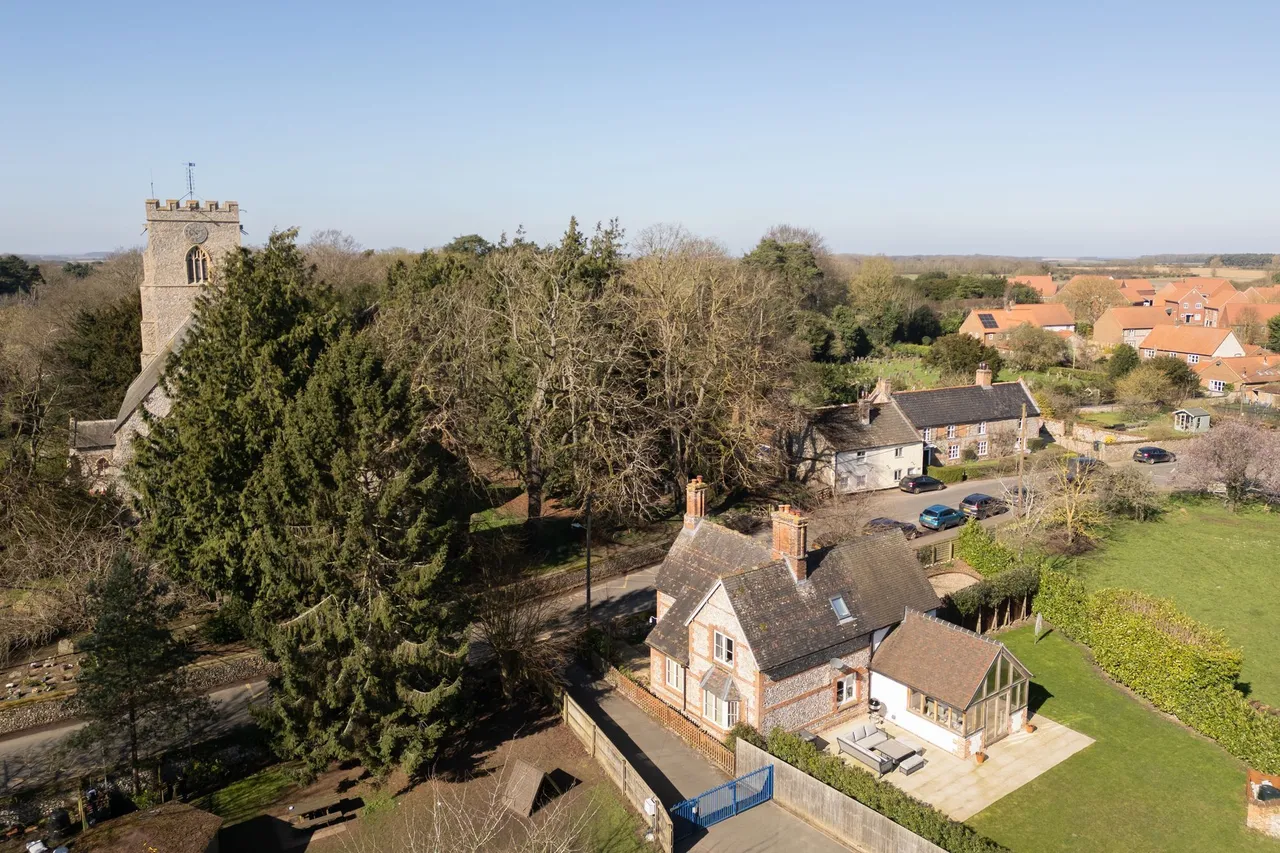Beautifully restored and extended det, photo 15
