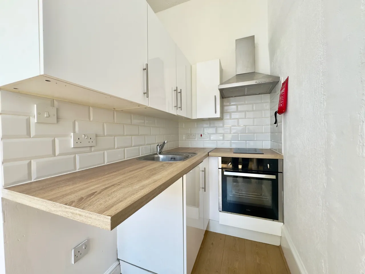 Teignmouth Road, Kilburn, NW2, photo 3