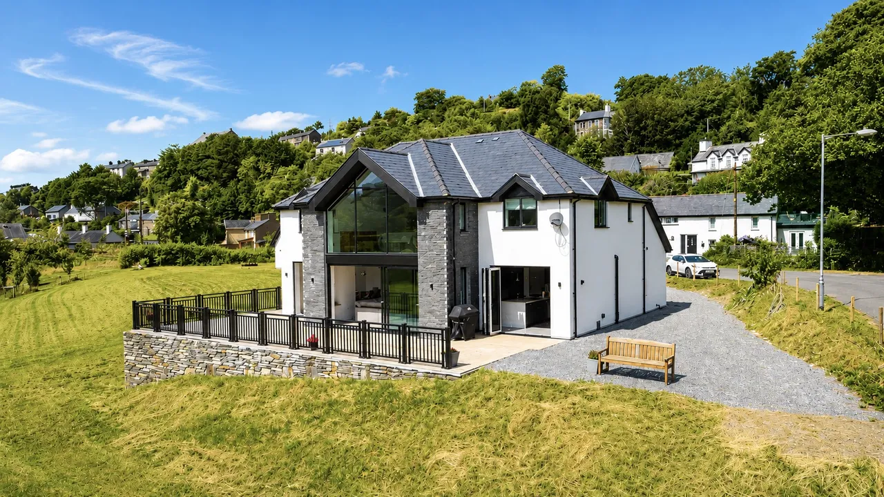 4 bed house for sale, Cae Cydnerth, Penrhyndeudraeth, LL48