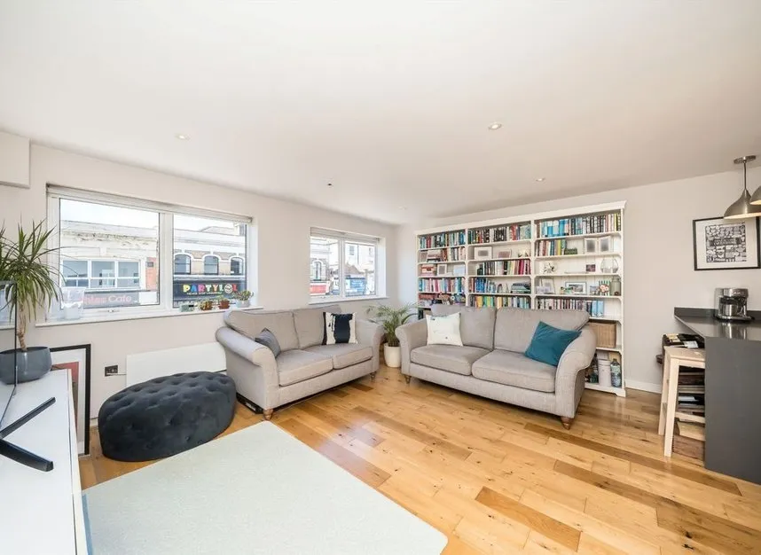 2 bed flat for sale — Ewell Road, Surbiton, KT6