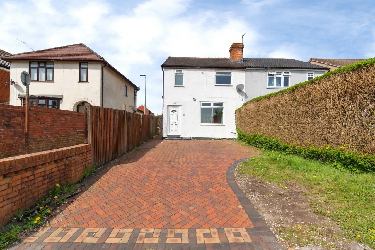 3 bed house for sale — Pye Green Road, Cannock, Staffordshire, WS11