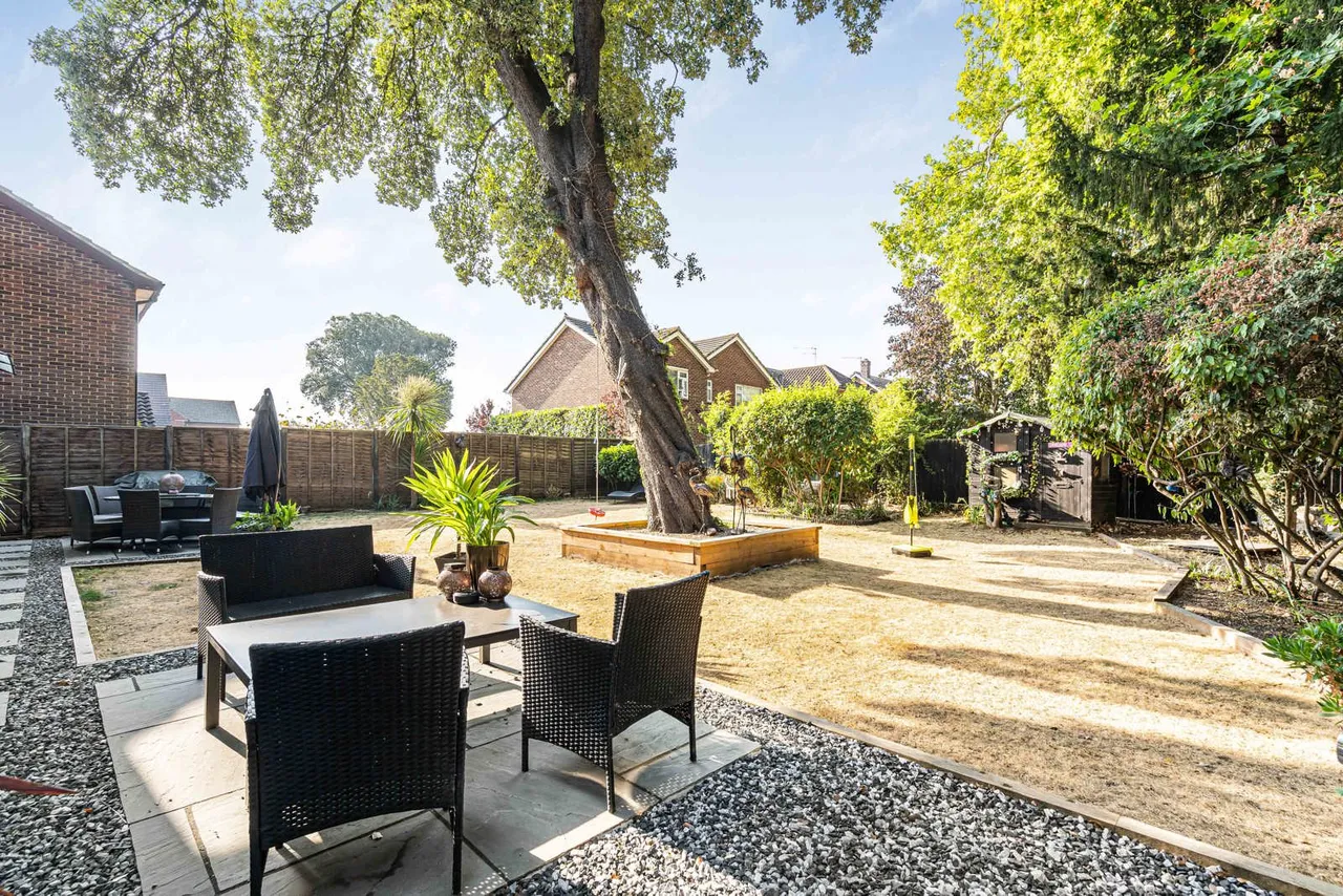Little Green Lane, Chertsey, KT16, photo 5