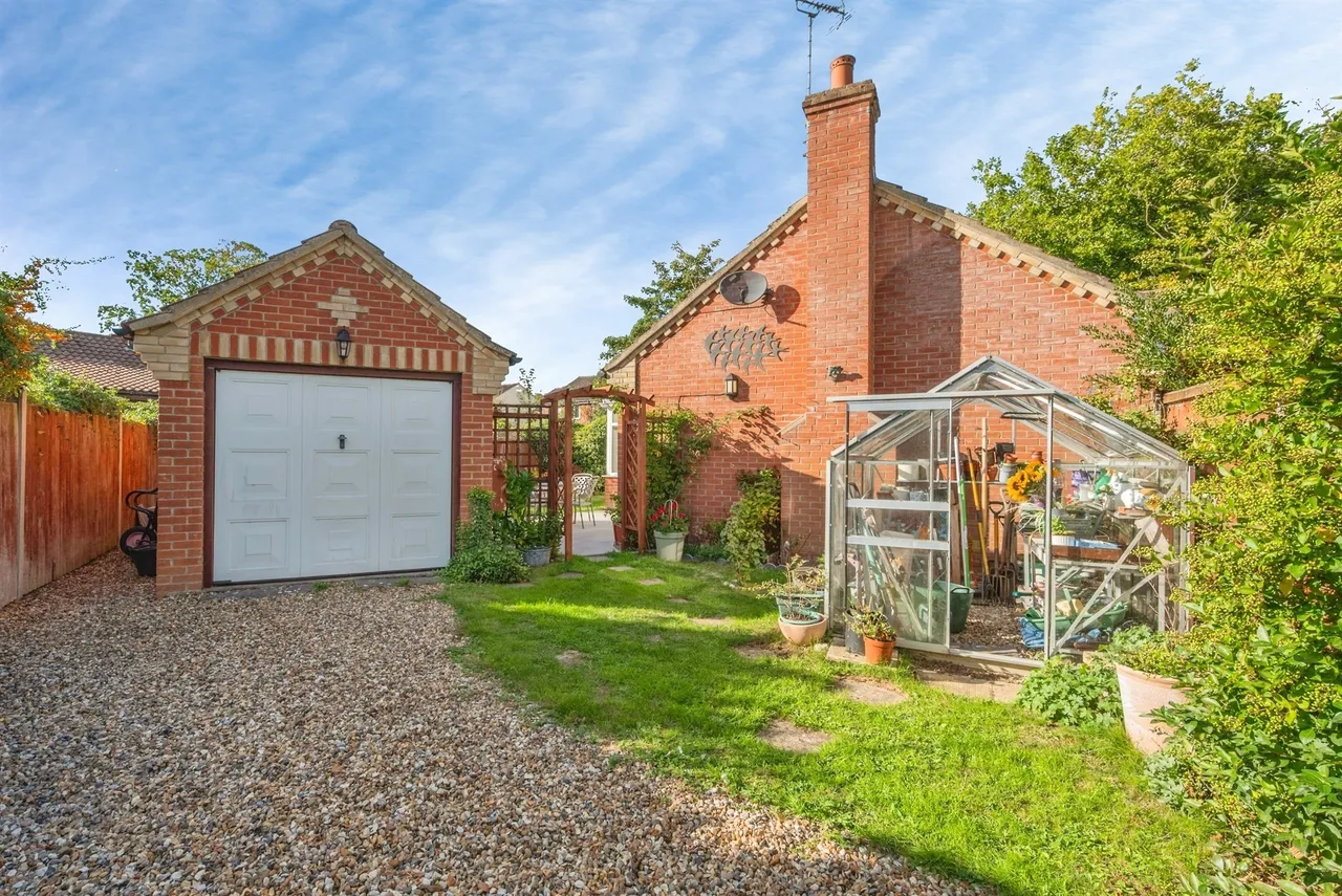 Bluebell Road, North Walsham, NR28, photo 18