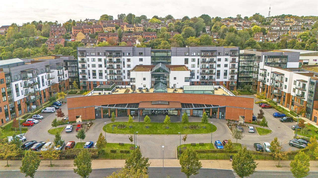 2 bed flat for sale, High Wycombe, HP13