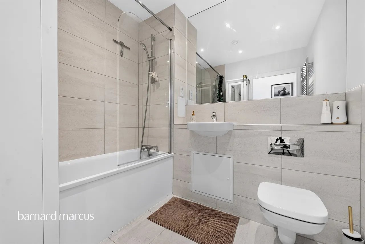 Fern Grove, Feltham, photo 8