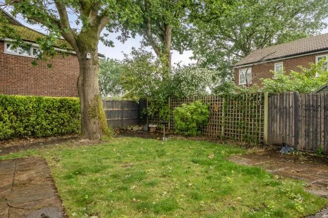 Buckingham Way, Frimley, GU16, photo 17
