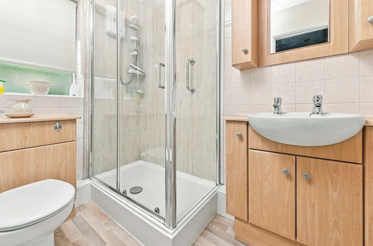Wyvern Close, Batley, WF17, photo 9