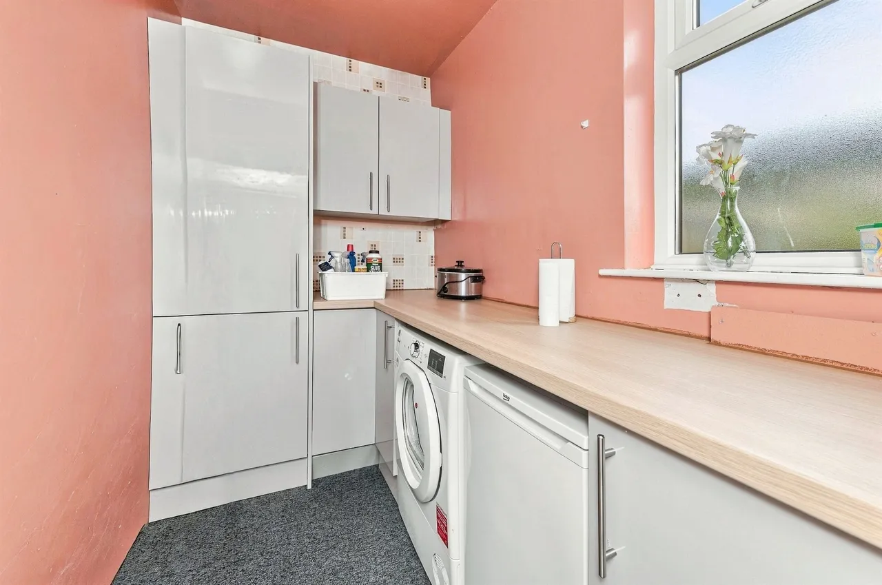 Wyvern Close, Batley, WF17, photo 7