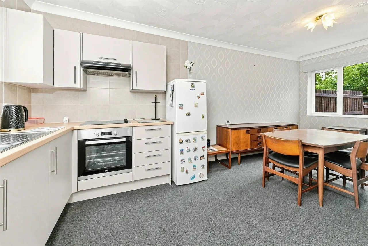 Wyvern Close, Batley, WF17, photo 2