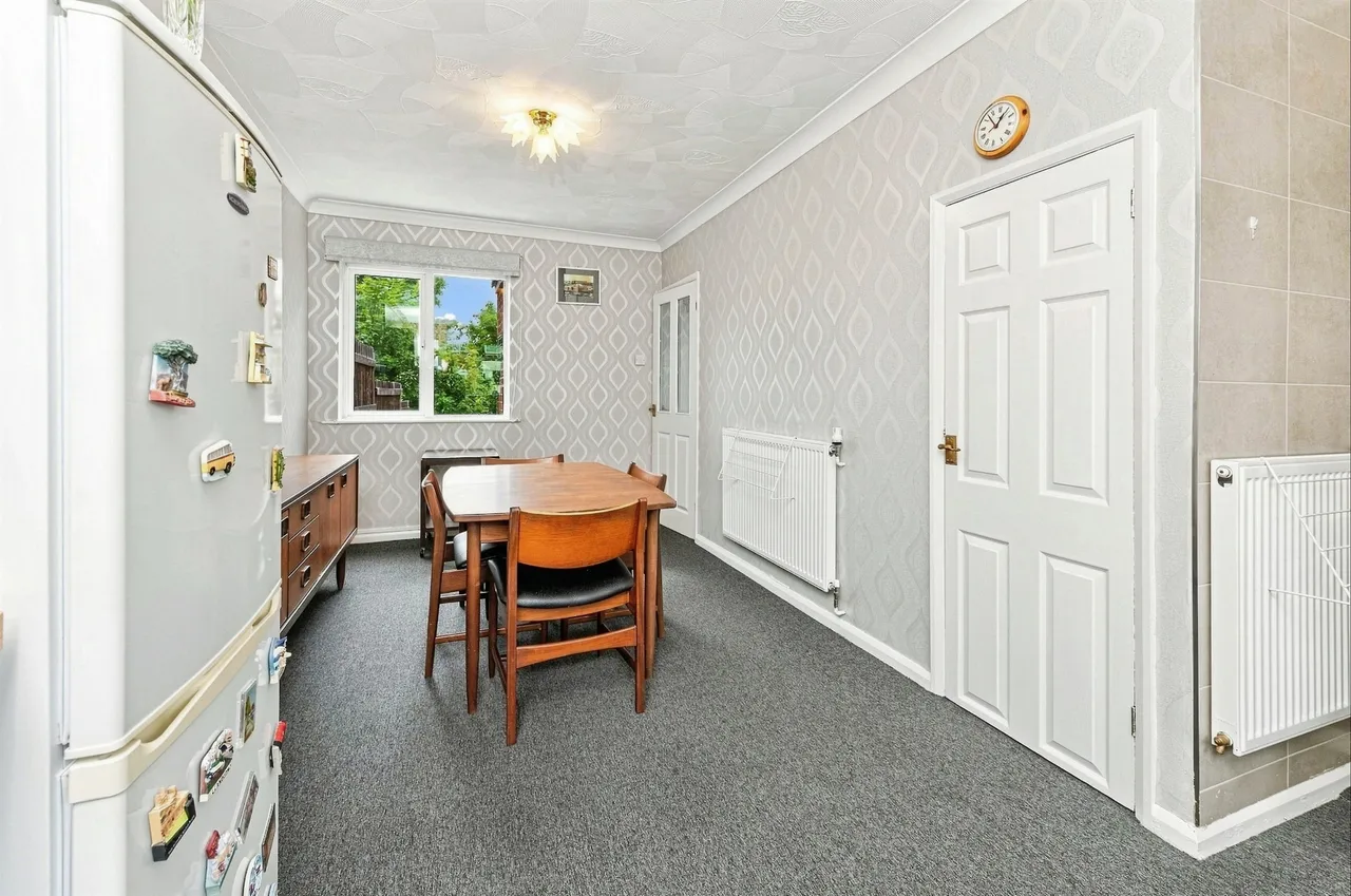 Wyvern Close, Batley, WF17, photo 5